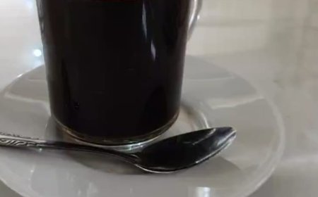 Keaslian dan Kejujuran Rasa: Mengangkat filosofi kopi hitam tanpa gula: apa adanya, kuat, pekat, dan jujur. Cocok untuk narasi reflektif atau inspiratif