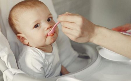 Kenalan dengan Tahapan Tekstur MPASI, Biar Si Kecil Nggak Susah Makan