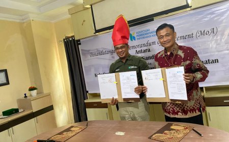 Penandatangan MoU Antara Politeknik Sandi Karsa dengan Kolegium Perekem Medis dan Informasi Kesehatan