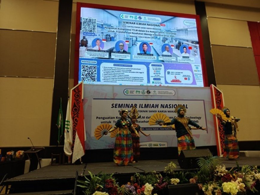 Seminar Ilmiah Nasional Teknomedika 2025: Kolaborasi Inovasi Sains dan Teknologi untuk Kemandirian Kesehatan Nasional, Dimeriahkan Tarian Empat Etnis