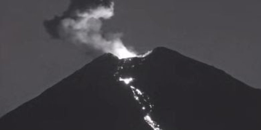 Gunung Semeru Erupsi, Luncurkan Lava Pijar Sejauh 2.500 Meter Mengarah ke Besuk Kobokan