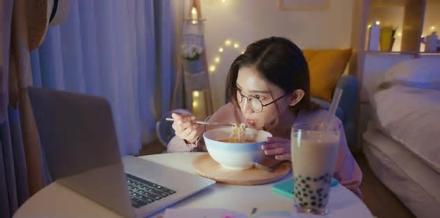 9 Jenis Makanan Pemicu Kanker Payudara yang Harus Dihindari